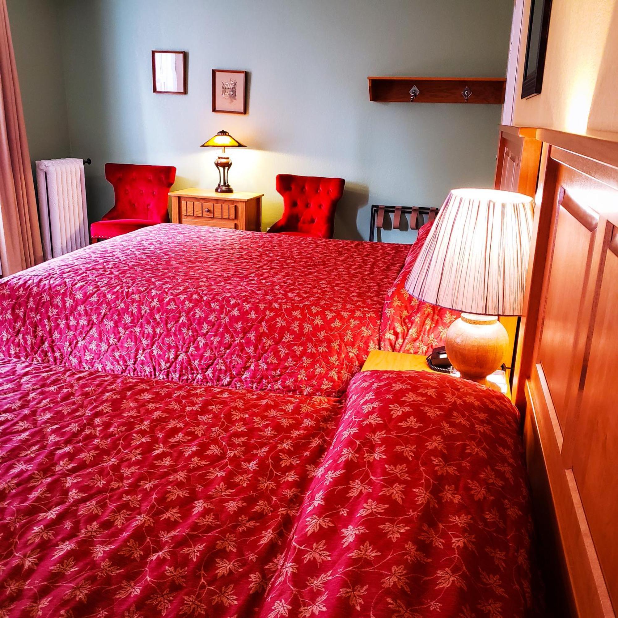 James Bay Inn Hotel, Suites & Cottage Виктория Экстерьер фото