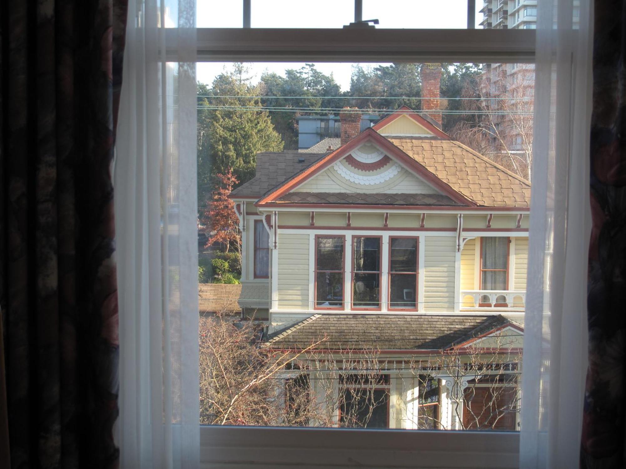 James Bay Inn Hotel, Suites & Cottage Виктория Экстерьер фото